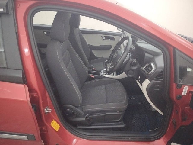 Second-hand 2023 Tata Altroz XZA DCT for sale in Coimbatore-15