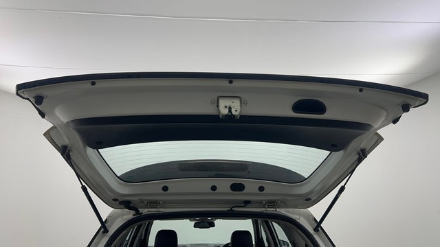 Second-hand 2022 Hyundai Alcazar Signature 6Str Diesel AT for sale in Kolkata-23