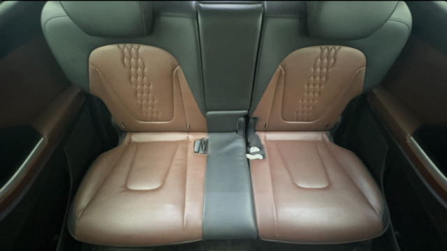 Second-hand 2022 Hyundai Alcazar Signature 6Str Diesel AT for sale in Kolkata-38