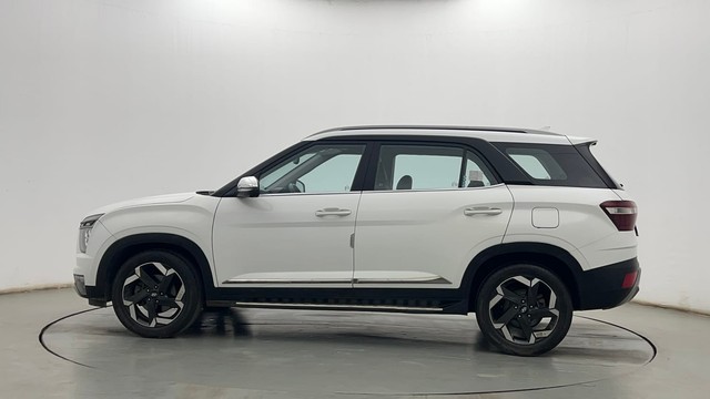 Second-hand 2022 Hyundai Alcazar Signature 6Str Diesel AT for sale in Kolkata-6