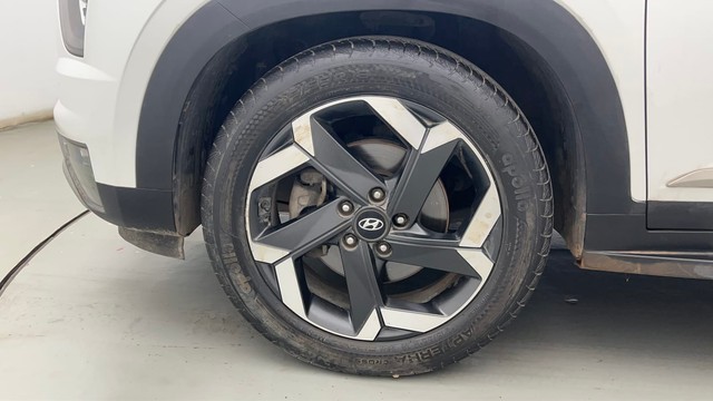 Second-hand 2022 Hyundai Alcazar Signature 6Str Diesel AT for sale in Kolkata-20