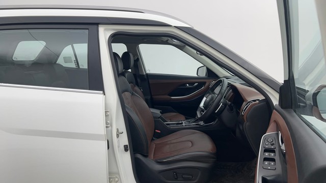 Second-hand 2022 Hyundai Alcazar Signature 6Str Diesel AT for sale in Kolkata-15