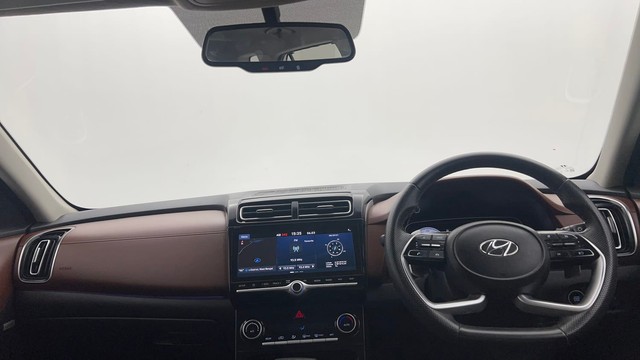 Second-hand 2022 Hyundai Alcazar Signature 6Str Diesel AT for sale in Kolkata-11