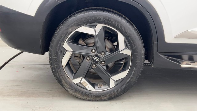 Second-hand 2022 Hyundai Alcazar Signature 6Str Diesel AT for sale in Kolkata-18