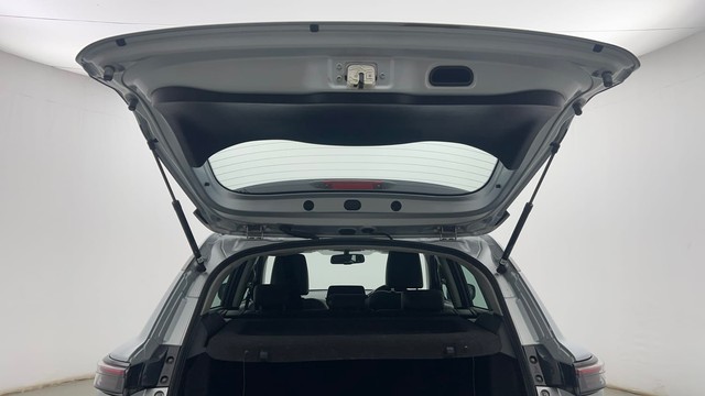 Second-hand 2022 Maruti Suzuki Grand Vitara Alpha AT for sale in Kolkata-27