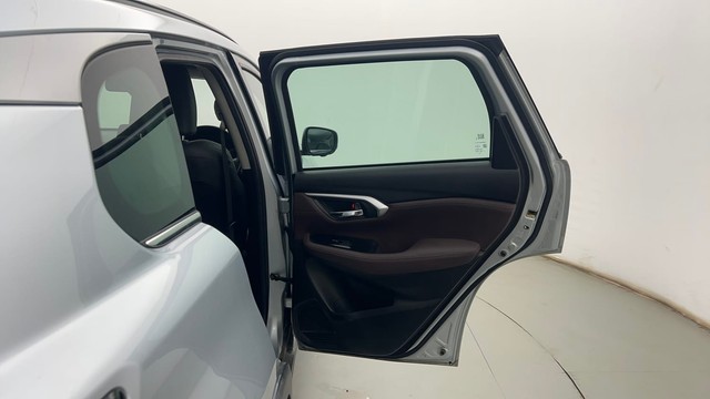 Second-hand 2022 Maruti Suzuki Grand Vitara Alpha AT for sale in Kolkata-24