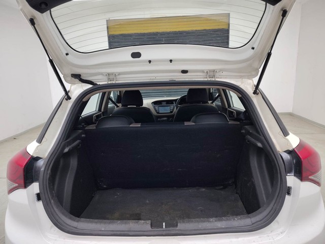 Second-hand 2017 Hyundai i20 1.2 Asta for sale in Visakhapatnam-9