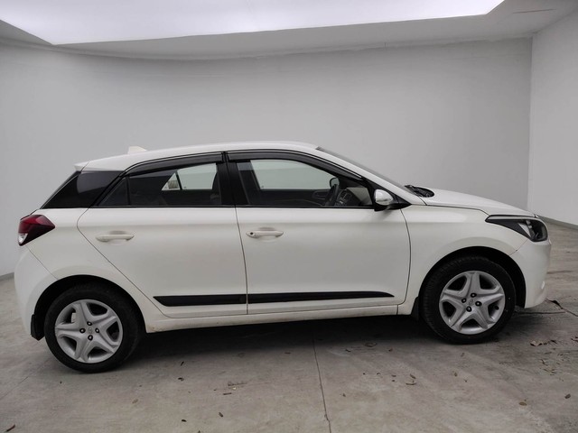 Second-hand 2017 Hyundai i20 1.2 Asta for sale in Visakhapatnam-2