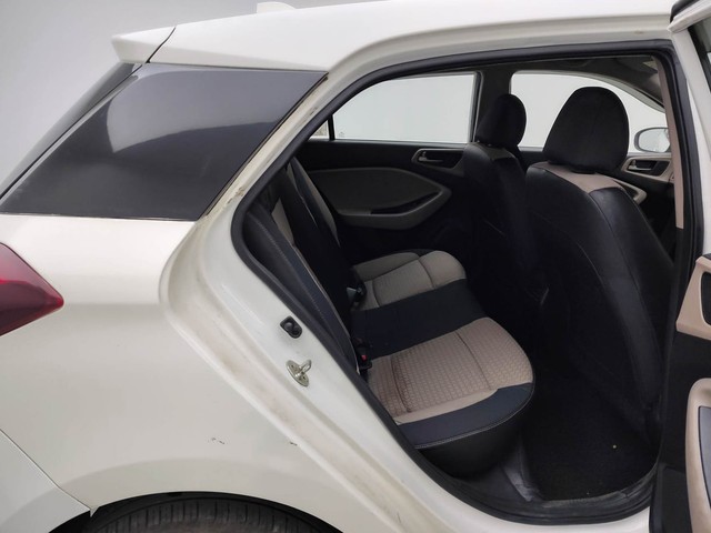 Second-hand 2017 Hyundai i20 1.2 Asta for sale in Visakhapatnam-35