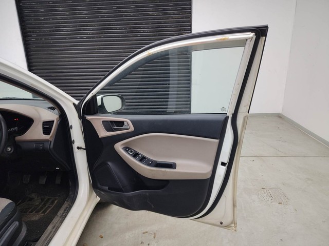 Second-hand 2017 Hyundai i20 1.2 Asta for sale in Visakhapatnam-16