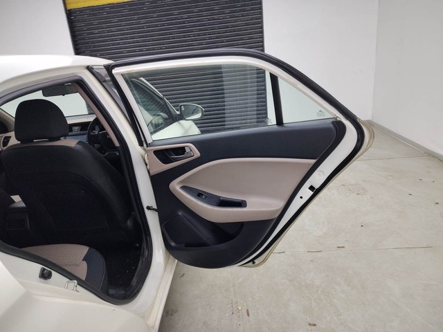 Second-hand 2017 Hyundai i20 1.2 Asta for sale in Visakhapatnam-38