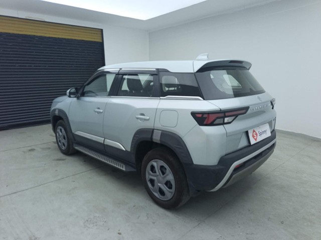 Second-hand 2024 Maruti Suzuki Brezza Vxi AT for sale in Visakhapatnam-5