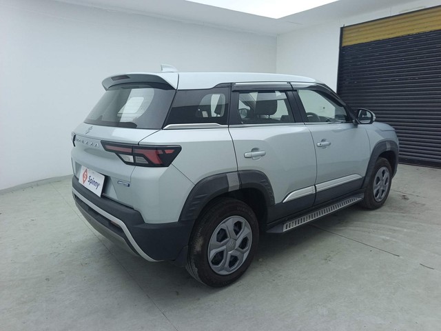 Second-hand 2024 Maruti Suzuki Brezza Vxi AT for sale in Visakhapatnam-3