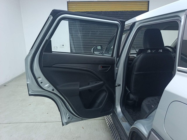 Second-hand 2024 Maruti Suzuki Brezza Vxi AT for sale in Visakhapatnam-32