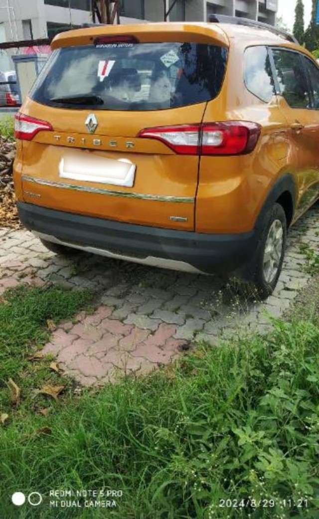 Second-hand 2020 Renault Triber RXZ BSIV for sale in Latur-1