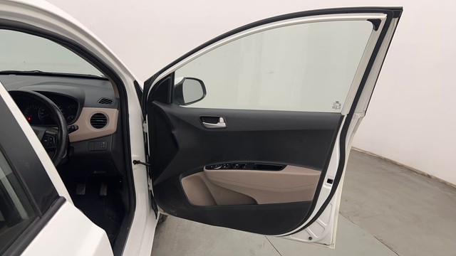 Second-hand 2019 Hyundai Xcent Petrol for sale in Chandigarh-16
