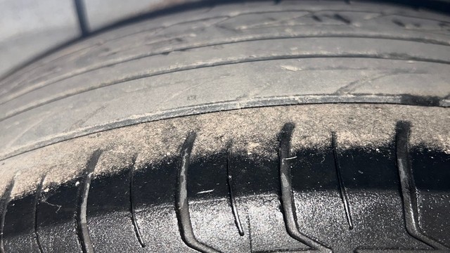 Second-hand 2019 Hyundai Xcent Petrol for sale in Chandigarh-24