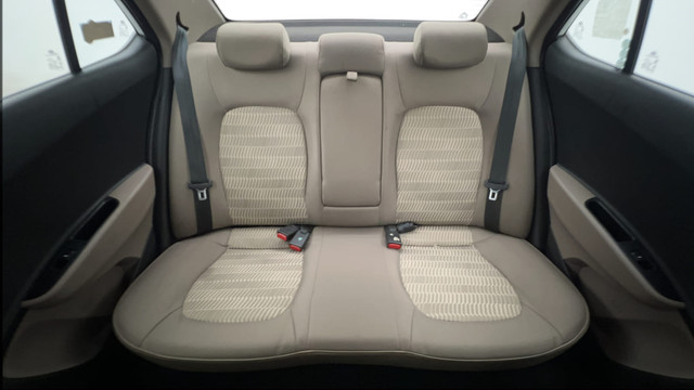 Second-hand 2019 Hyundai Xcent Petrol for sale in Chandigarh-23