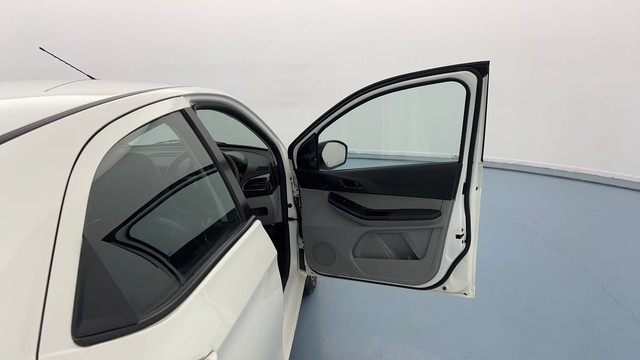 Second-hand 2023 Tata Tiago XT for sale in Lucknow-16