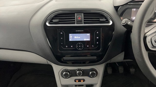 Second-hand 2023 Tata Tiago XT for sale in Lucknow-36
