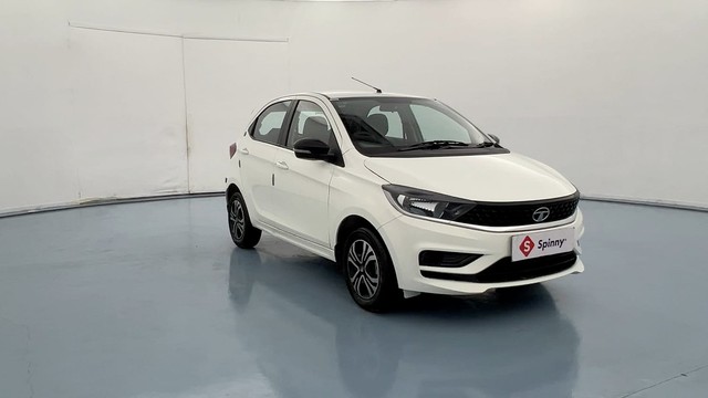 Second-hand 2023 Tata Tiago XT for sale in Lucknow-1