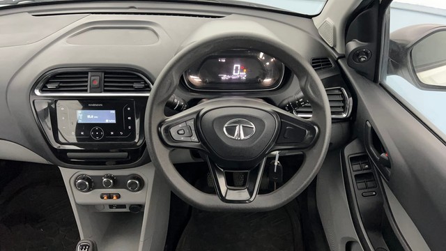 Second-hand 2023 Tata Tiago XT for sale in Lucknow-28