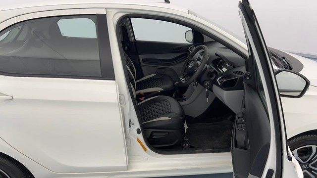 Second-hand 2023 Tata Tiago XT for sale in Lucknow-15