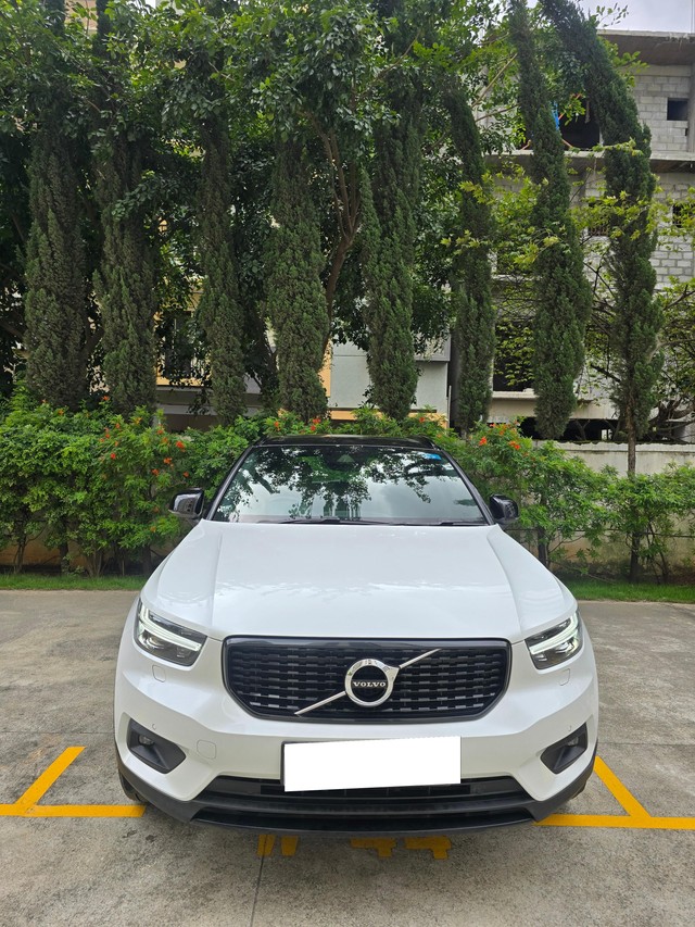 Second-hand 2020 Volvo XC40 T4 R-Design for sale in Bangalore-5