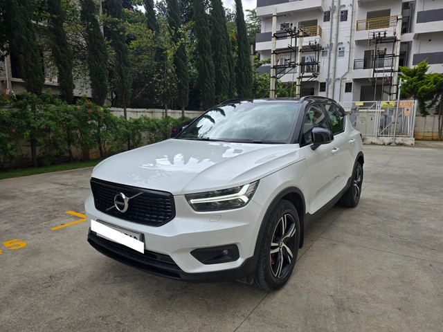 Second-hand 2020 Volvo XC40 T4 R-Design for sale in Bangalore-4