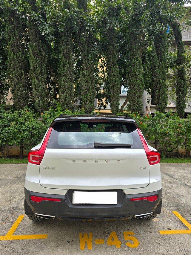 Second-hand 2020 Volvo XC40 T4 R-Design for sale in Bangalore-2