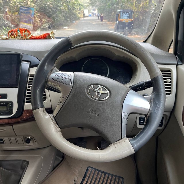 Second-hand 2015 Toyota Innova 2.5 VX (Diesel) 8 Seater for sale in Mumbai-13