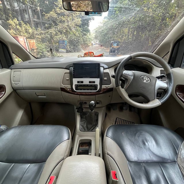 Second-hand 2015 Toyota Innova 2.5 VX (Diesel) 8 Seater for sale in Mumbai-11