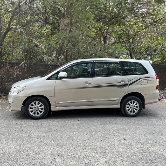 Second-hand 2015 Toyota Innova 2.5 VX (Diesel) 8 Seater for sale in Mumbai-3