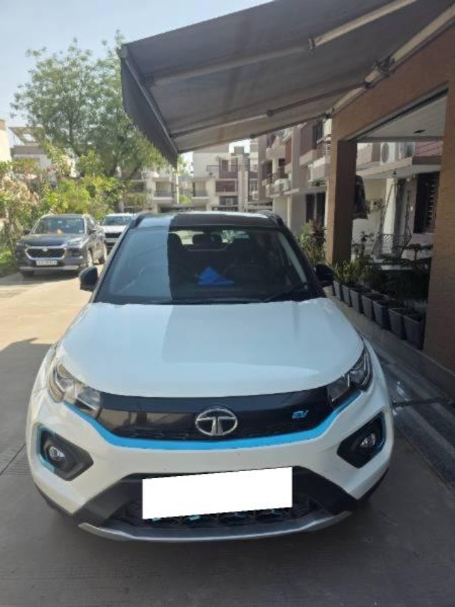Tata Nexon EV XZ Plus - Photo 4