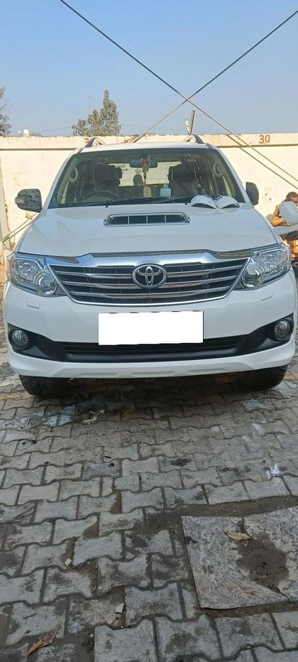 2013 Toyota Fortuner 4x2 Manual