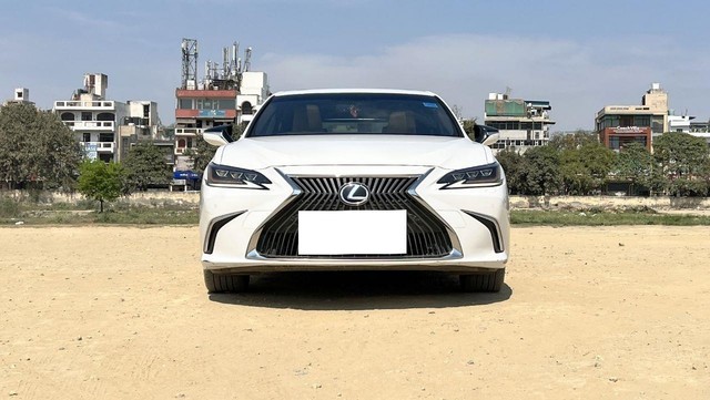 Second-hand 2019 Lexus ES 300h for sale in New Delhi-7