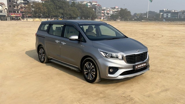 Second-hand 2021 Kia Carnival Premium for sale in New Delhi-48