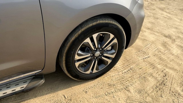 Second-hand 2021 Kia Carnival Premium for sale in New Delhi-39