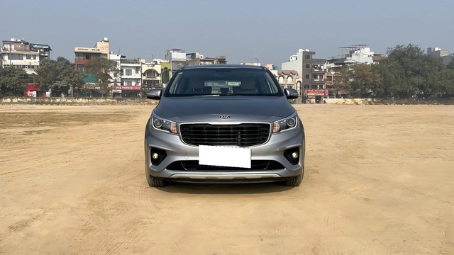 Second-hand 2021 Kia Carnival Premium for sale in New Delhi-9