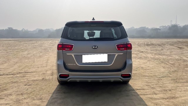 Second-hand 2021 Kia Carnival Premium for sale in New Delhi-2