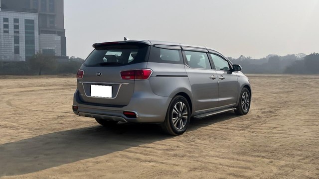 Second-hand 2021 Kia Carnival Premium for sale in New Delhi-47