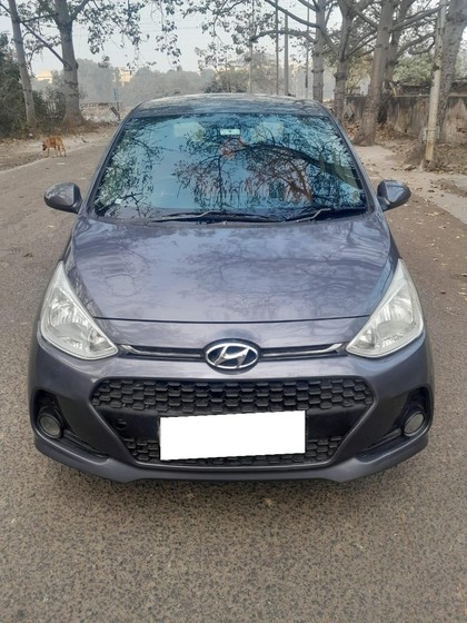 Second-hand 2017 Hyundai Grand i10 Sportz for sale in New Delhi