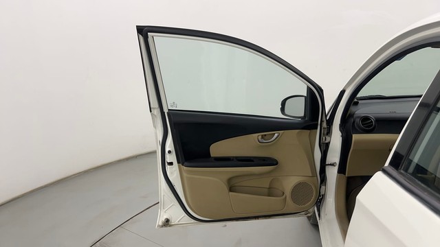 Second-hand 2016 Honda Brio VX AT for sale in Pune-24