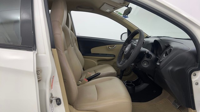 Second-hand 2016 Honda Brio VX AT for sale in Pune-15