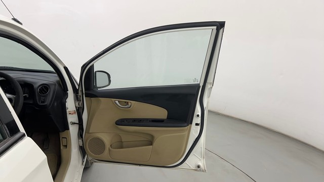 Second-hand 2016 Honda Brio VX AT for sale in Pune-16