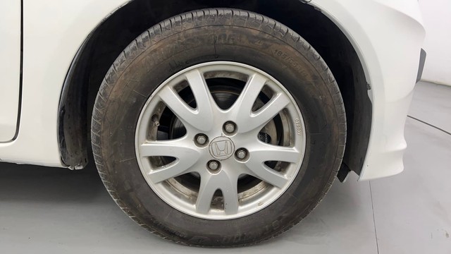 Second-hand 2016 Honda Brio VX AT for sale in Pune-17