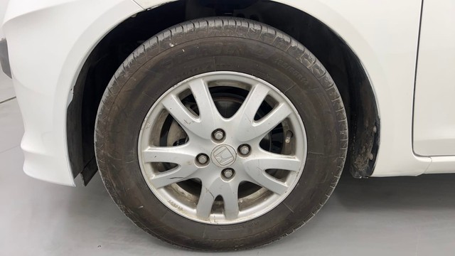 Second-hand 2016 Honda Brio VX AT for sale in Pune-20