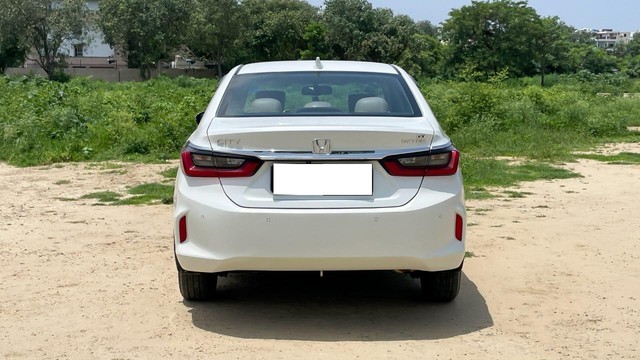 Second-hand 2022 Honda City VX MT for sale in New Delhi-2
