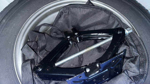 Second-hand 2022 Tata Altroz XZ Turbo for sale in New Delhi-21