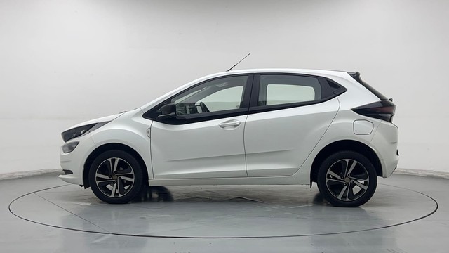 Second-hand 2022 Tata Altroz XZ Turbo for sale in New Delhi-6